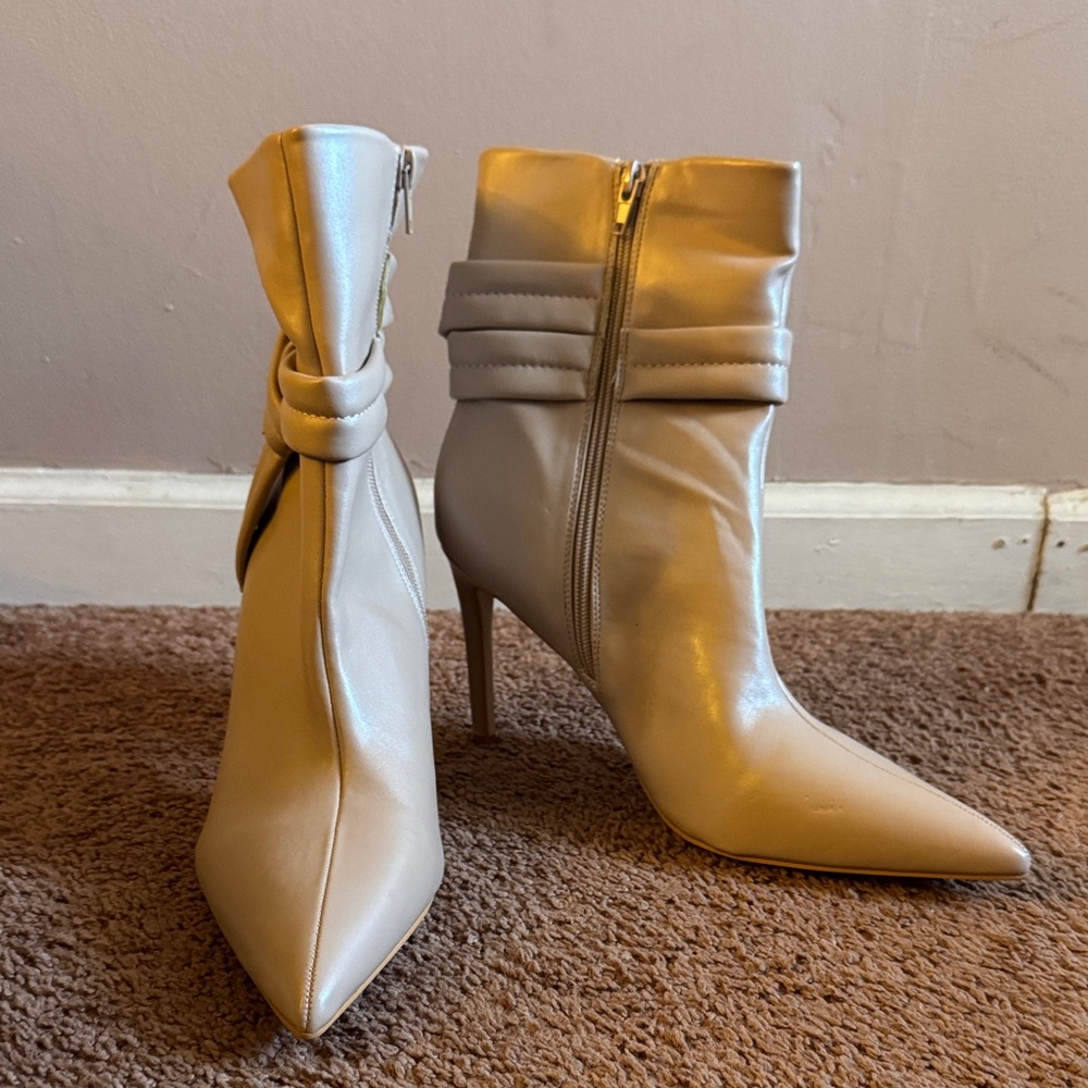 NY&Co Nude Remy Pointed Toe Heel
